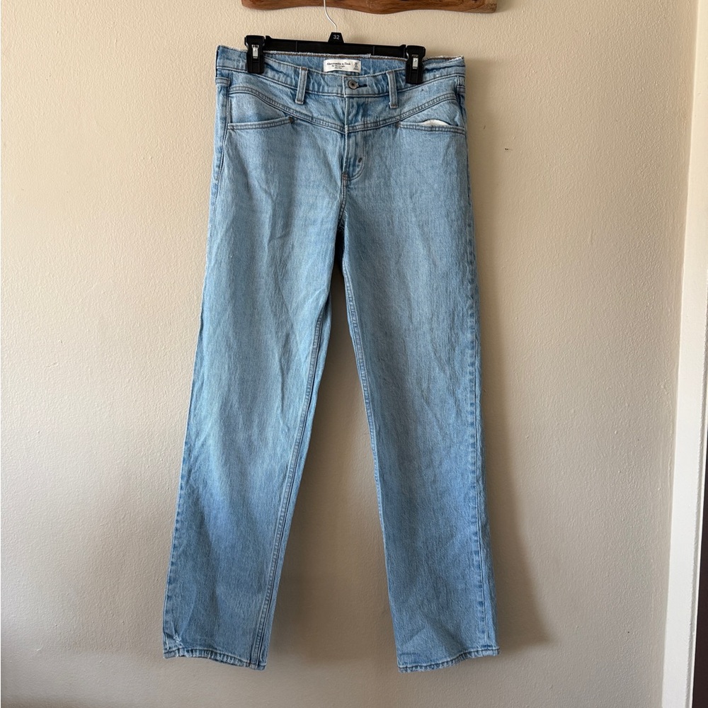 Abercrombie & Fitch 90s Straight Mid Rise Distressed Light Wash Jeans Size 30